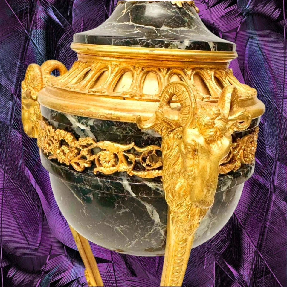 Antigua Cassolette Francesa Estilo Luis XVI Broze Dorado Siglo XIX Foto 2 de 4