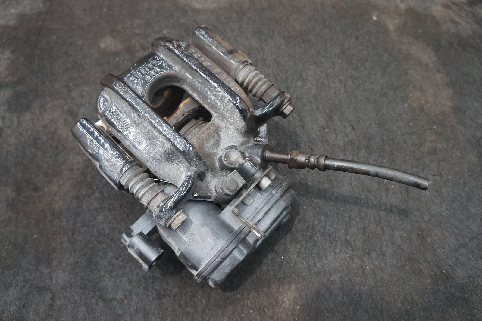 Rear Left Brake Caliper & Bracket 34216870631 OEM BMW i8 2014-19