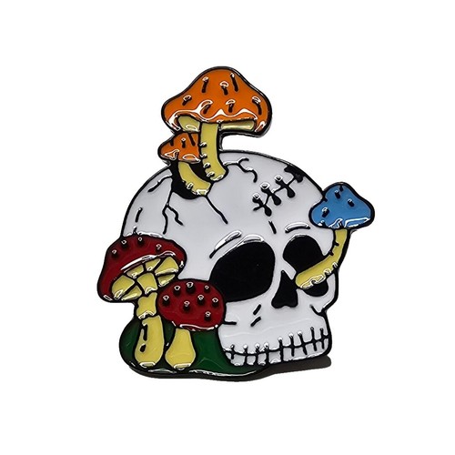 Macon Et Lesquoy Brooch SKULL & CROSSBONES New Hand Embroidered