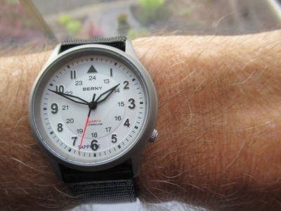 Berny Titanium Field Watch 12/24H Quarzuhr super leuchtendes Saphirglas