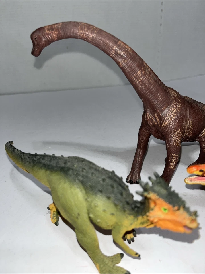 Dinosaurios surtidos. Lote de 4/: Figura de Spinosaurus - Safari Ltd - Altamente detallada Foto 4 de 4