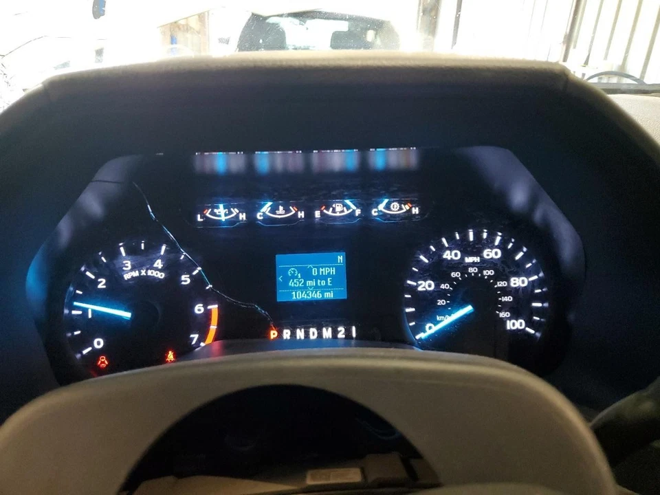 Used Fuel Tank fits: 2022 Ford F250SD PICKUP gasoline 6' 9`` box Crew Cab 34 gal Foto 3 de 4