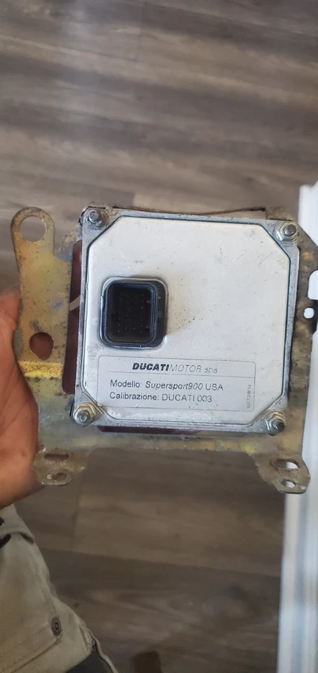 Computadora Ecm Magnet Marelli Ducati 900 Supersport 003 Motor Foto 2 de 3