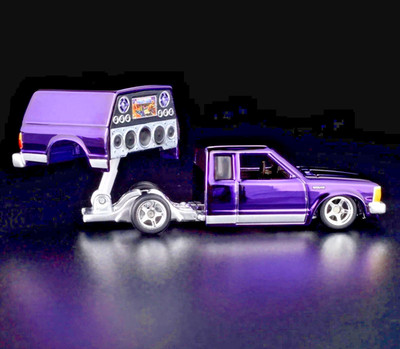 レッドラインクラブ・エクスクルーシブ - 1986 ニッサン・720キングキャブ 2024 Hot Wheels RLC 1986 Nissan 720 King Cab Mini Truck Ready To
