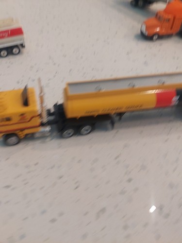 Con-Cor 0004-001025 HO Safety Kleen Tank Tractor & Tanker Trailer