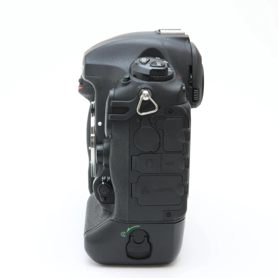 Nikon D5 XQD 20.8MP DSLR Camera Body Shutter Count 104641 - Image 2 of 4