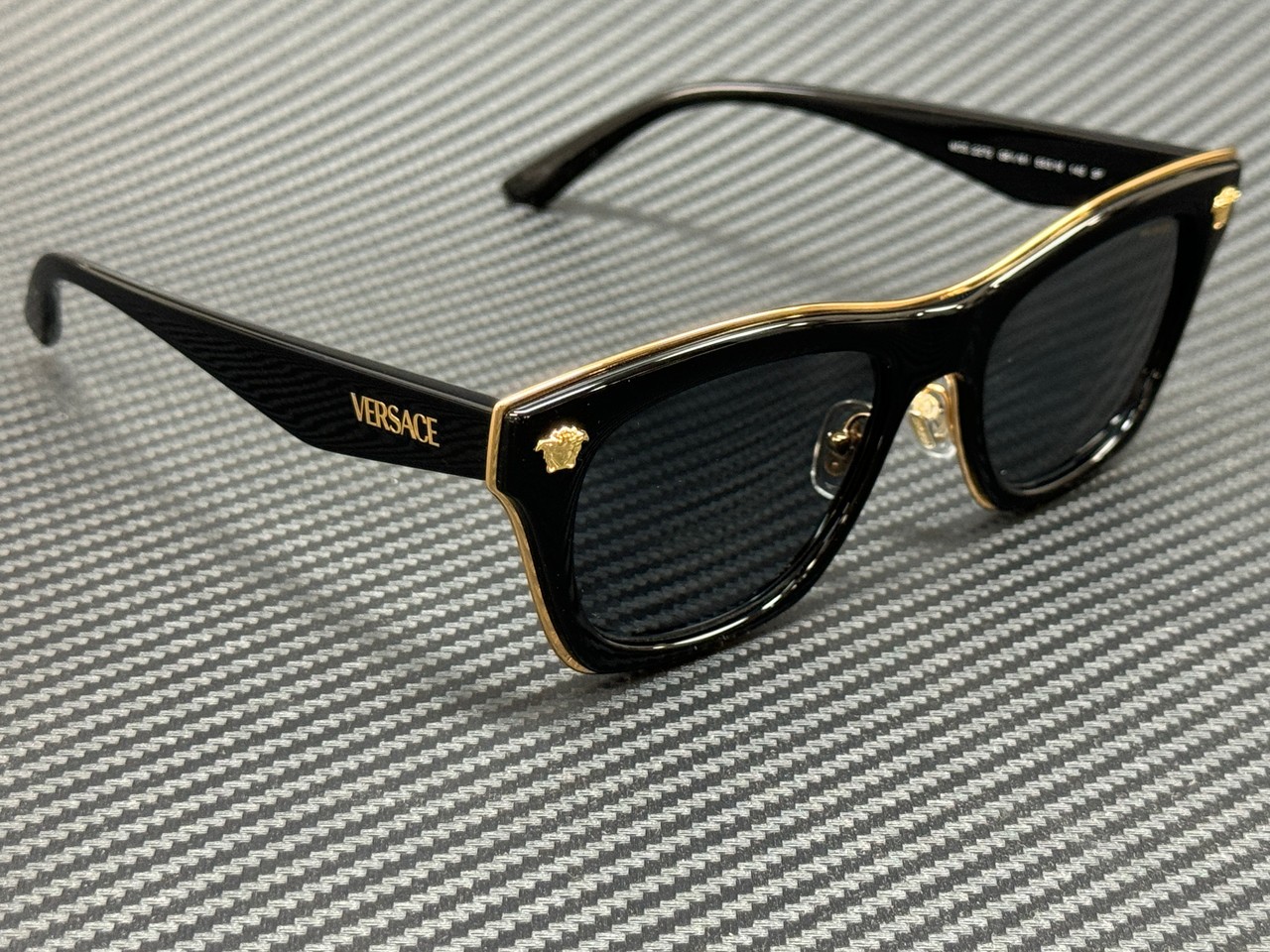 VERSACE VE2272 GB1 81 Black Grey Polarized Men's 53 mm Sunglasses thumbnail 3