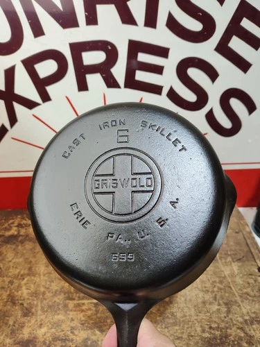 "Fully Restored" GRISWOLD Cast Iron Skillet 8" Large Logo 699 Seasoned