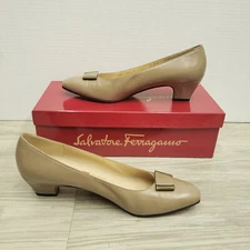 Salvatore Ferragamo Taupe Calf Tan Beige Cap Toe Pump Heel Size 8 AA