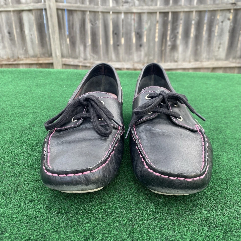 Mocassim feminino Lilly Pulitzer preto/rosa couro envernizado 8 1/2 - Imagem 2 de 4