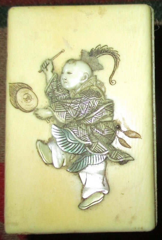 ANTIQUE JAPANESE BOX ABALONE MOP HAND CARVED & PAINTED CHILD DRUMMING DECORATION