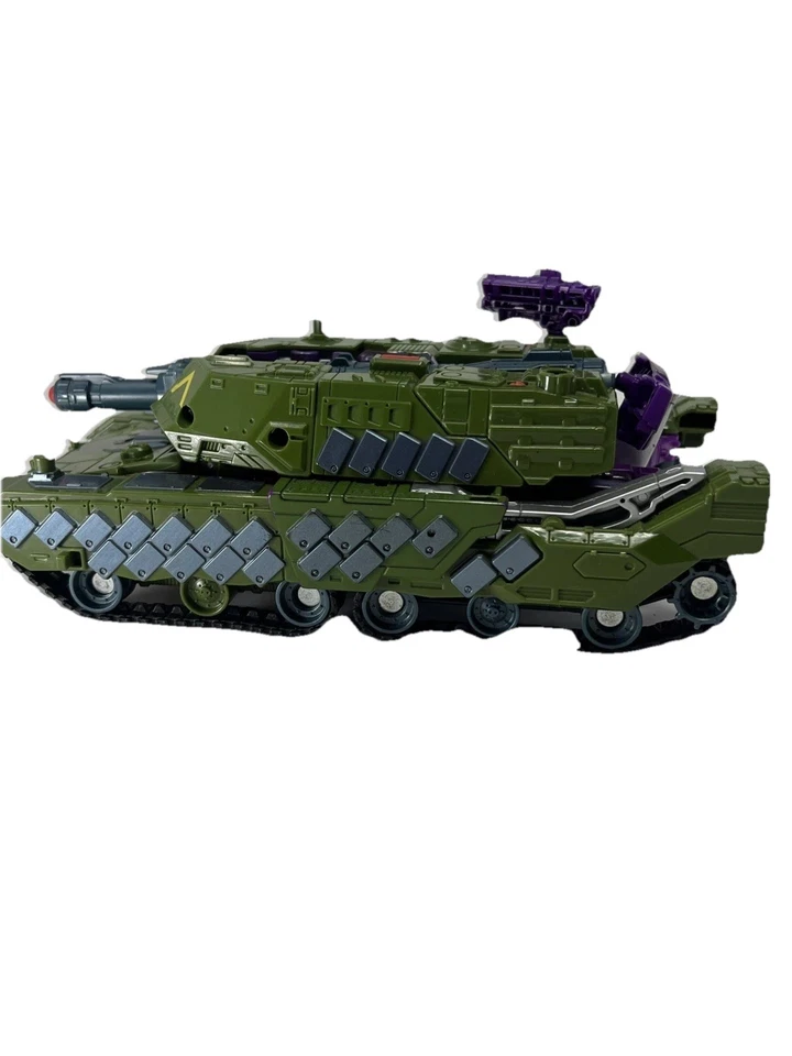 Figura Transformers Generations Selects Combat Megatron Tank Mode Decepticon WFC Foto 3 de 4