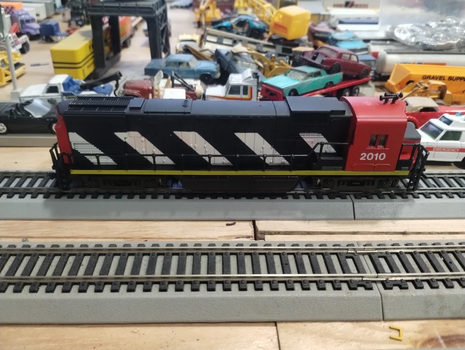 (HO) Model Power 6770 CN Canadian National #2010 Alco C-430 Diesel NEW  - Image 2 of 4