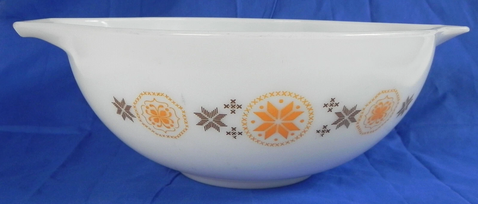 Pyrex Cinderella Mixing Bowl, 4-qt "Town & Country" Gold Brown White, #444 Exc.