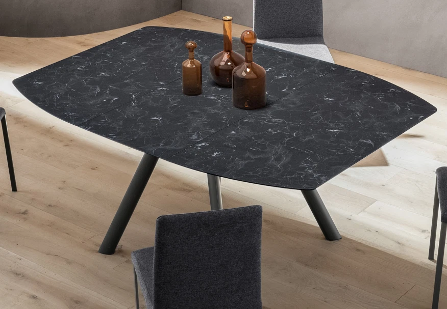 TAVOLO NEL FISSO/ALLUNGABILE PIANO A BOTTE IN HPL STRATIFICATO BASE METALLO LP - Immagine 4 di 4