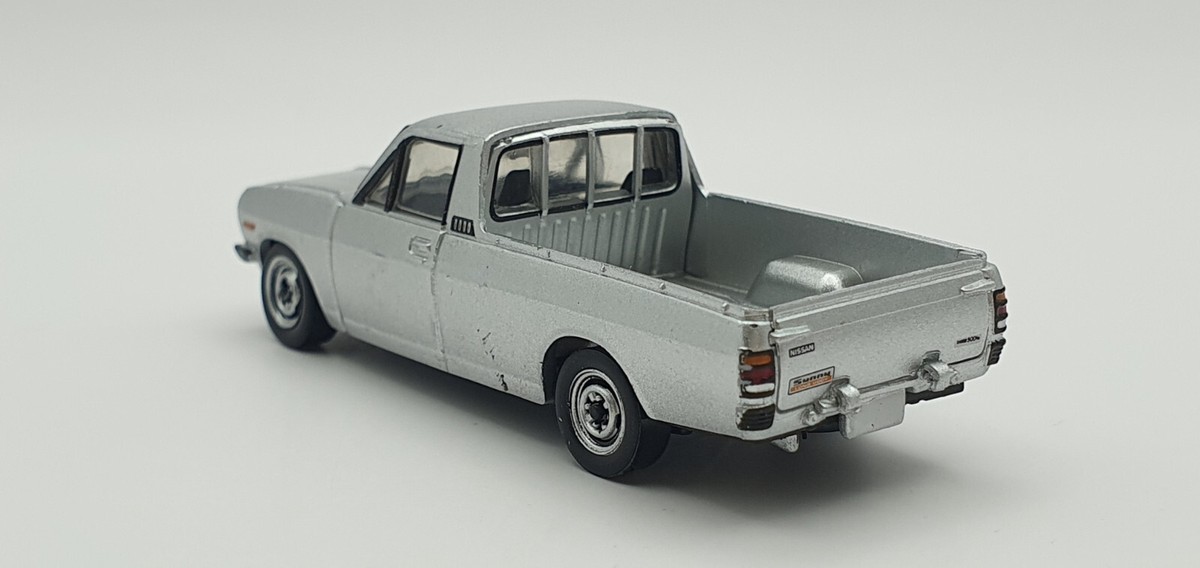 1/64 Toy's Cabin NISSAN DATSUN SUNNY TRUCK SILVER GB122