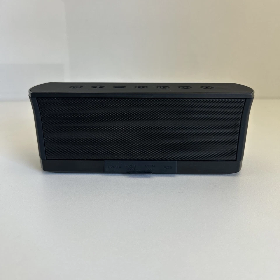 ILUV MOBIOUT ISP233 RECHARGEABLE SPLASH RESISTANT STEREO BLUETOOTH SPEAKER - Image 2 of 4