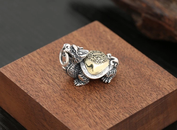 Colgantes de plata esterlina S925 TORTUGA DRAGÓN amuleto oxidado de latón de dos tonos Foto 3 de 4