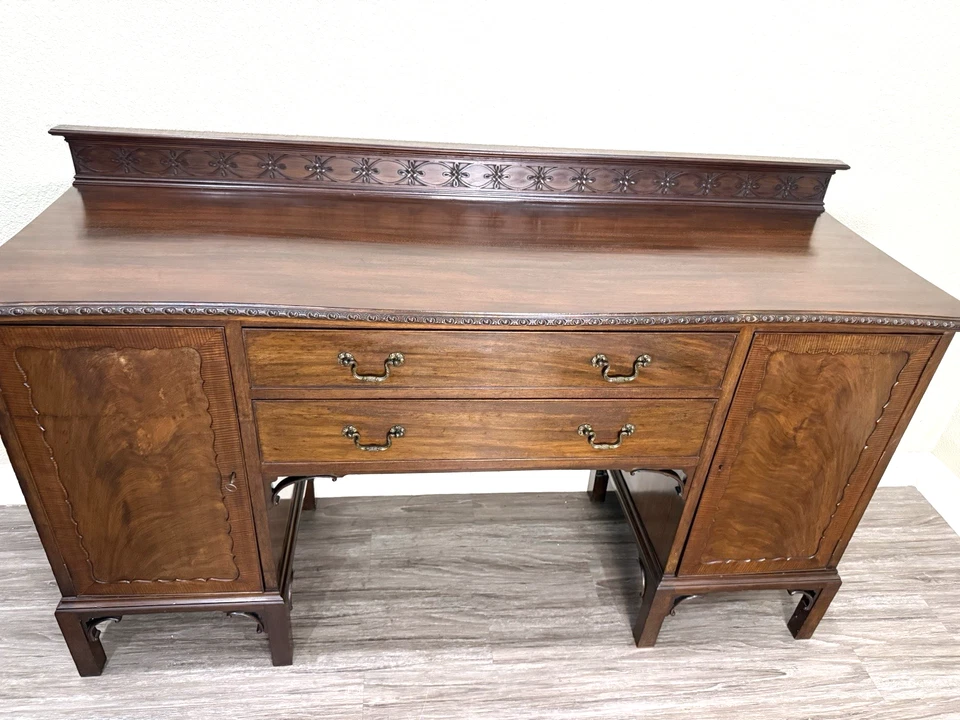 English Antique Mahogany Chippendale Sideboard Buffet Bar Cabinet w/ Key Ornate - Image 4 of 4