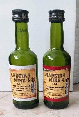 Madeira Wein leer Mini 2 Flaschen 5 cl Sammlerstück Portugal Schnapsladen