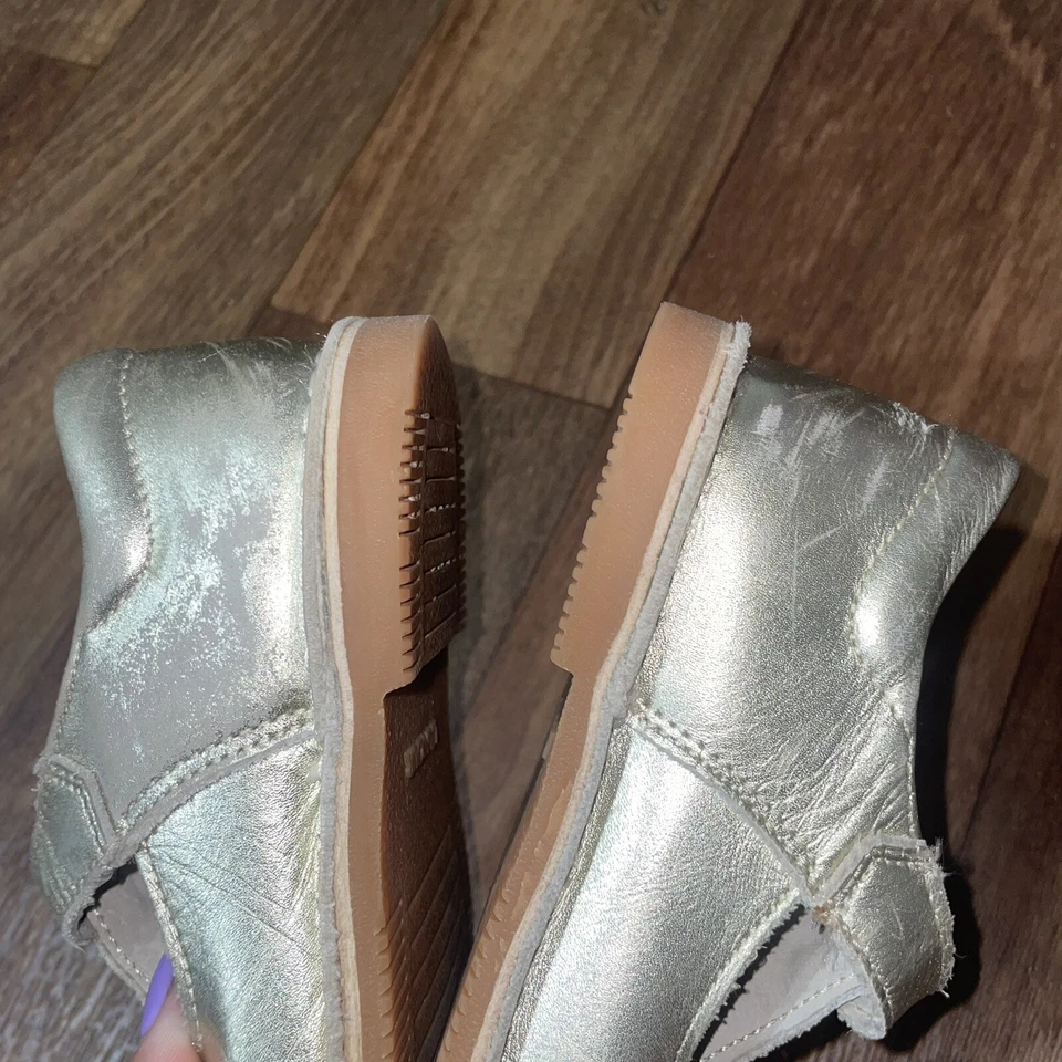 Correa en T de cuero dorado metálico L'AMOUR Joy Mary Jane, niñas talla 9 Foto 4 de 4