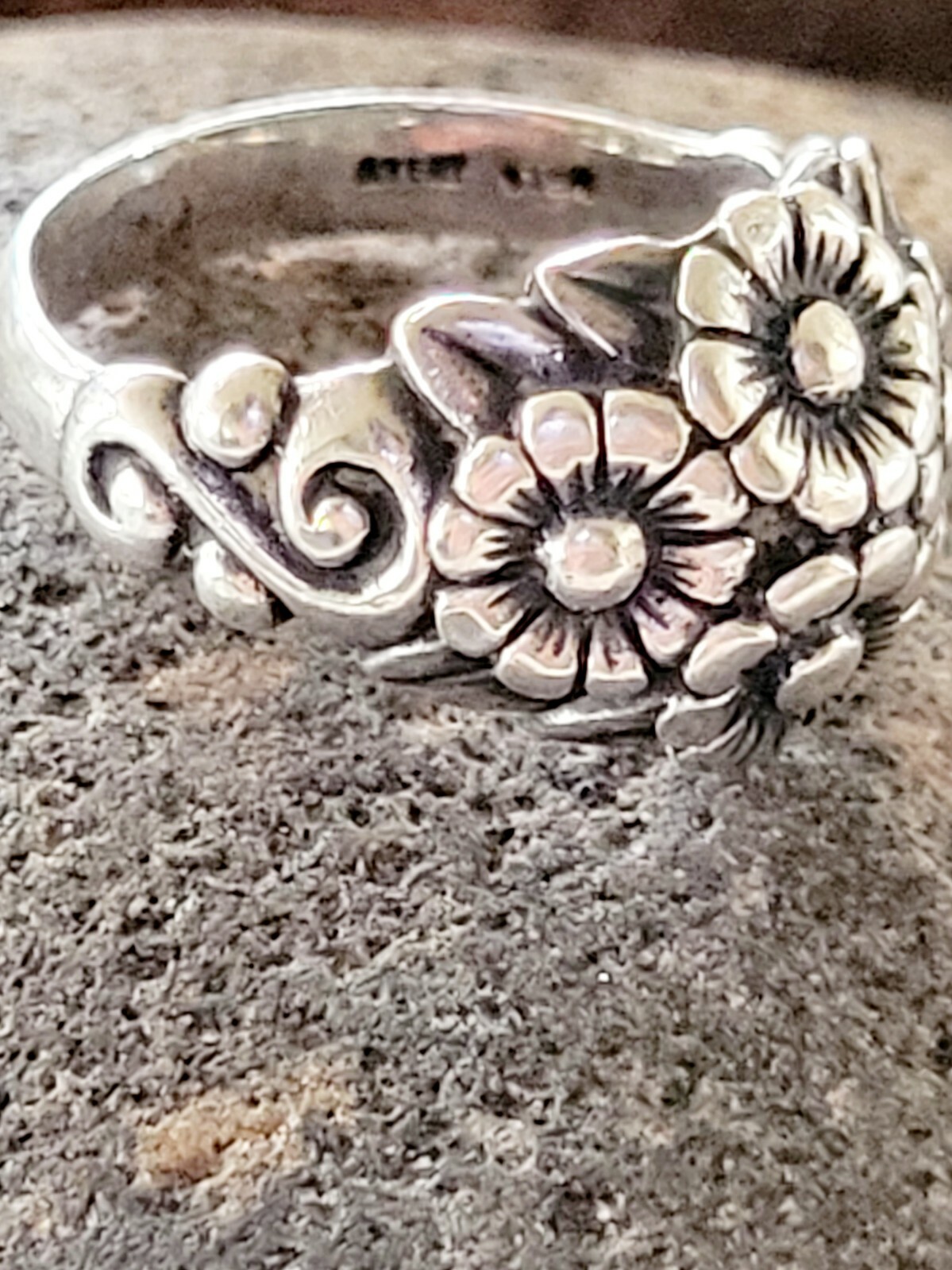 RARE! James Avery Flower Dome Ring Size 5.5 … Gem