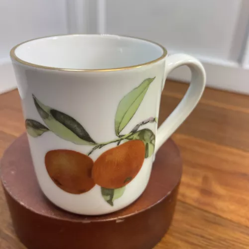 Royal Worcester Evesham Gold Rim  England Coffee Mug Cup Oranges