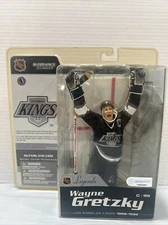 2004 McFarlane NHL Series 1 Wayne Gretzky #99 Los Angeles Kings Legends Figure