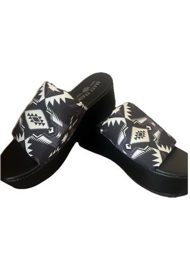 Crazy Train Wm’s SZ 6 Platty Platform Aztec Slides Black-And-White - Picture 8 of 10