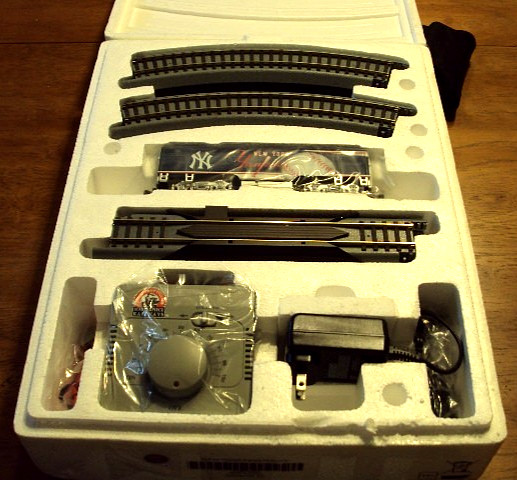 Hawthorne Village NY Yankees Diesel Engine, Track, & Transformer - Unused !!