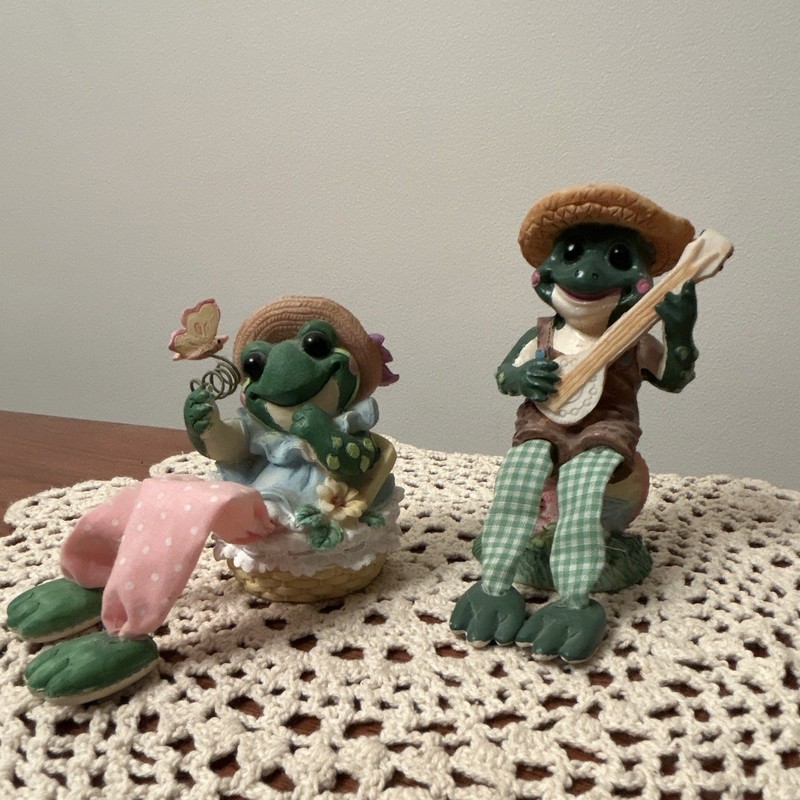 Set of 2 Frog Figurines Anthropomorphic Resin Collectible Decor Vintage VTG 