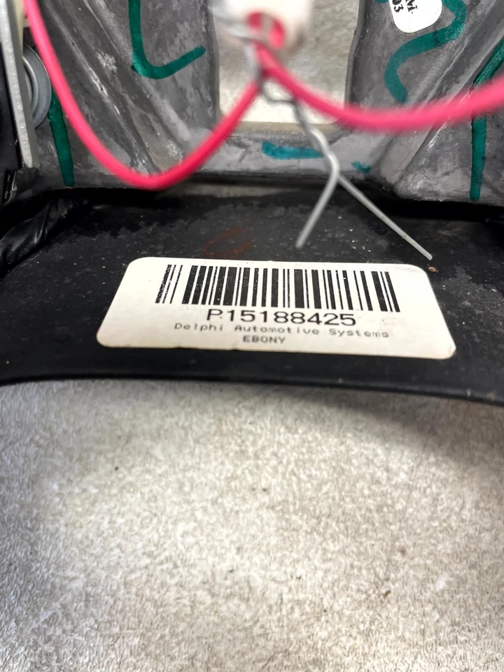 2003-2007 GMC Sierra 1500/2500/3500 Steering Wheel Black Cruise Audio OEM - Image 4 of 4