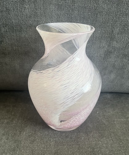Vintage Caithness Pale Pink Swirl Glass Vase With Sticker - Picture 2 of 6