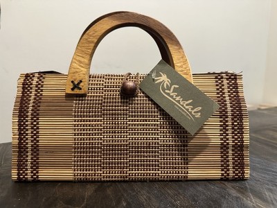NWT Resort Style Woven Bamboo Clutch Handbag Wooden Handle Beach Vacation Bag