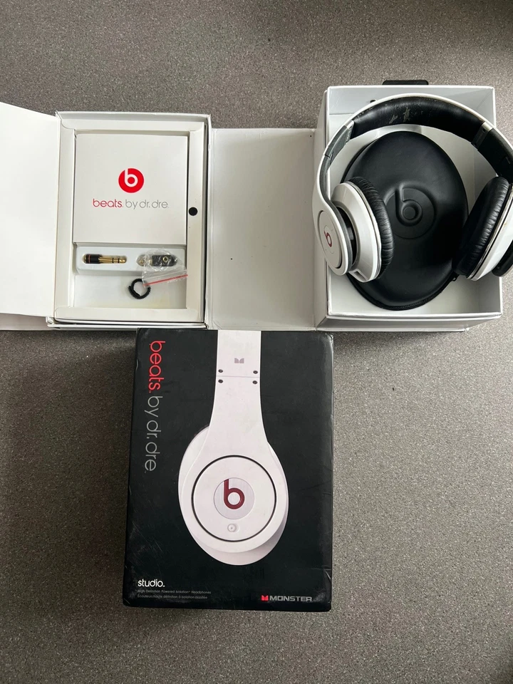 Beats by Dr. Dre Studio Headphones White, photo 1 of 5