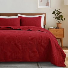 Red Quilt King Size with Pillow Shams, Summer Soft Geometric Pattern Bedsprea...