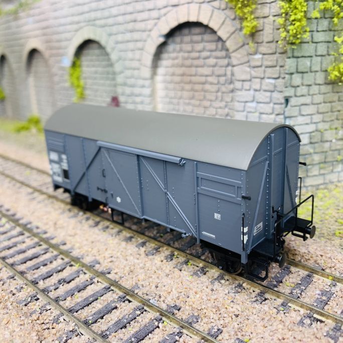 Wagon couvert SNCF Ep III HO BRAWA 50730, modèle de collection haute précision
