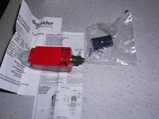 Schneider Electric SAFETY LIMIT SWITCH XCSD3911N12 by Telemecanique Sensor NEW