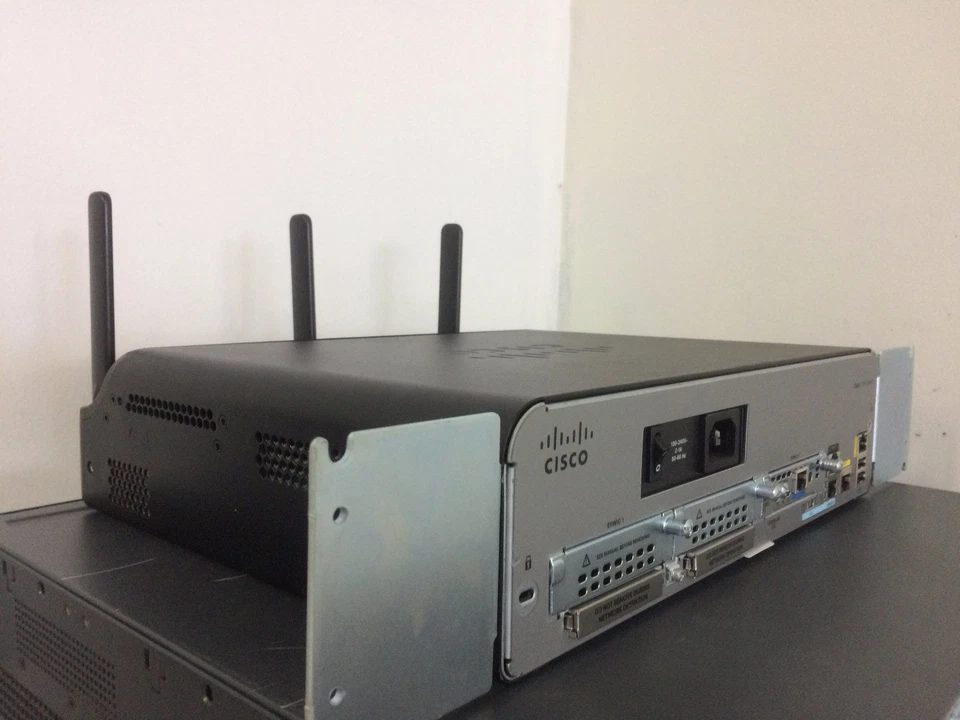 CISCO 1941W-A/K9 GIGABIT SECURITY Wireless ROUTER 1941W-A-N-SEC/K9 802.11a/b/g/n - Image 3 of 4