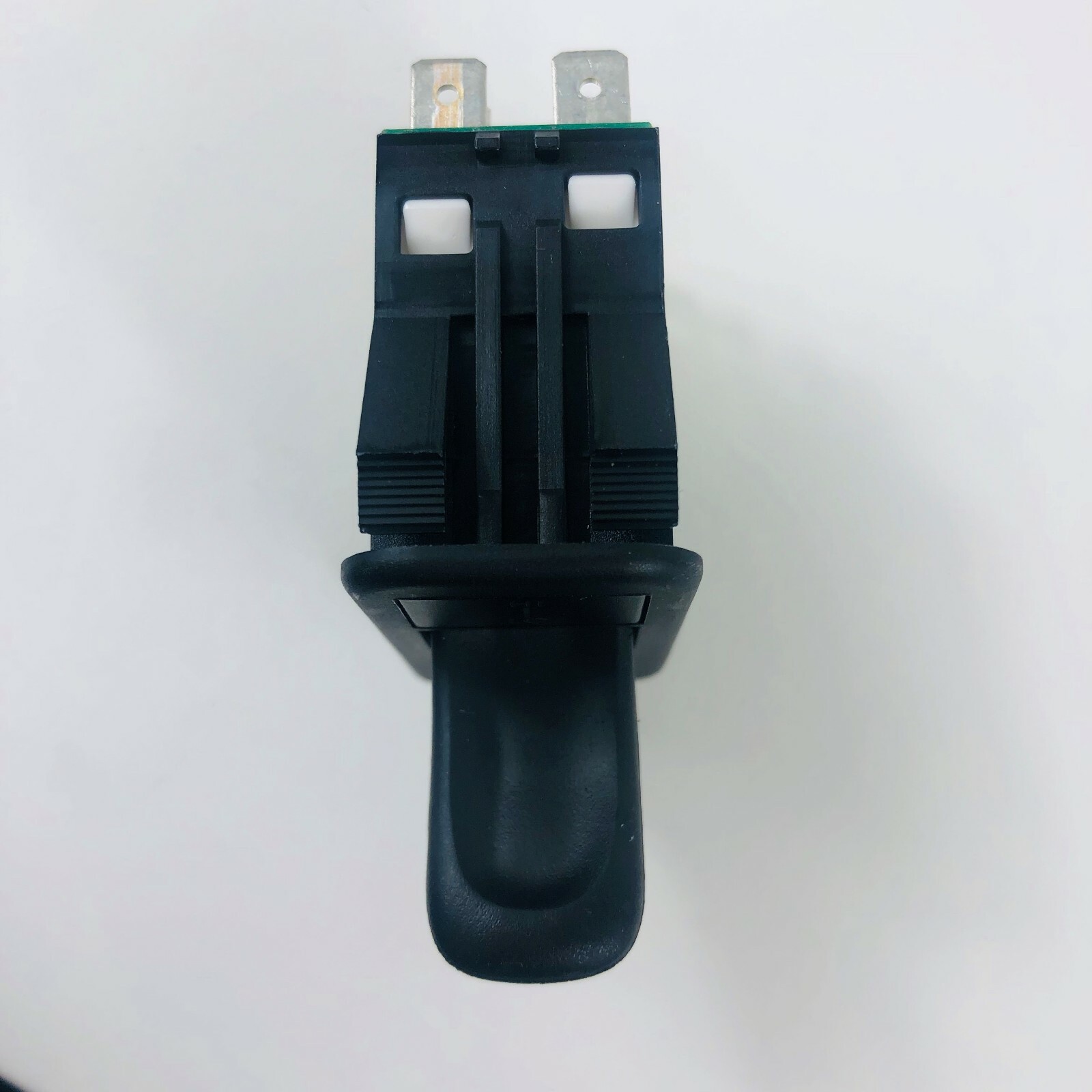 FREIGHTLINER A0630769001 SWITCH OEM FOR FREIGHTLINER ENGINE BRAKE