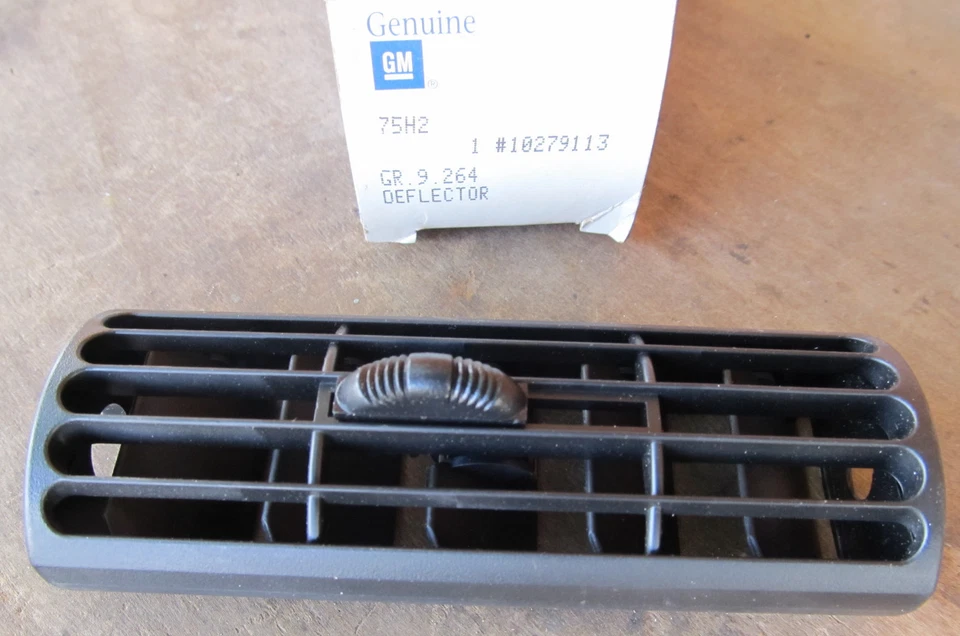 Nuevo de Lote Antiguo Chevrolet GM OEM 95-99 Monte Carlo Panel de Instrumentos-Deflector de Aire 10279113 Foto 2 de 2