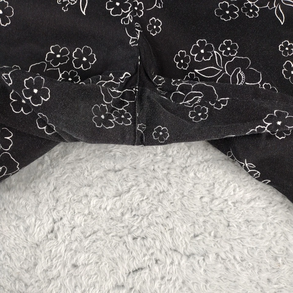 Pantalones de mujer Classic Elements 20W negros florales tiro alto capri Foto 2 de 4