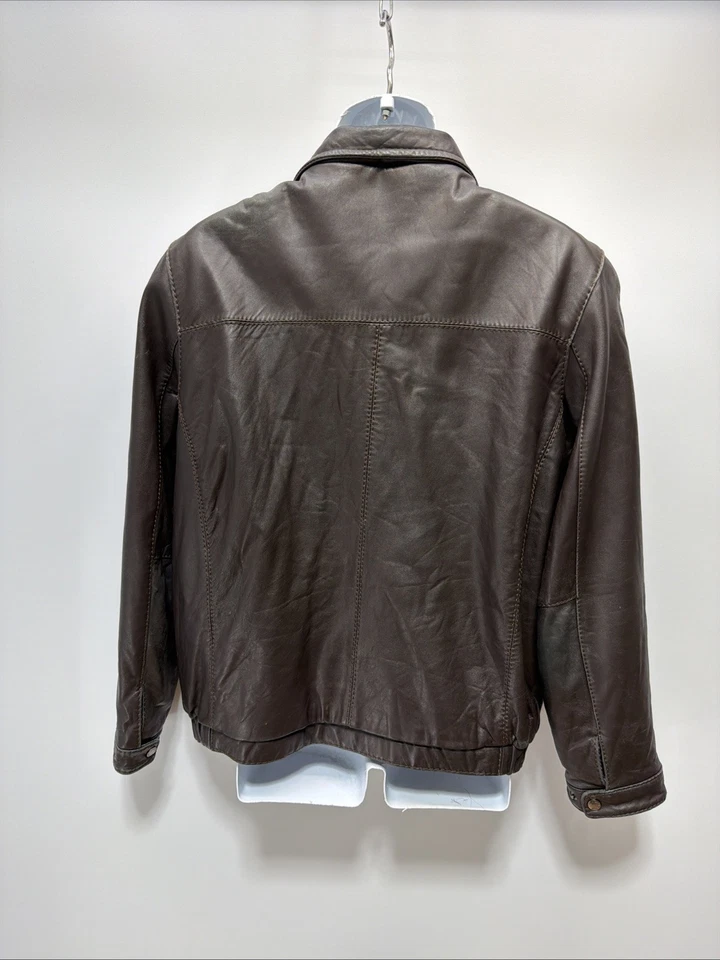 De Colección Izod Chaqueta de Bombardero de Cuero Genuino para Hombres L Marrón Forrado Bolsillos Interiores Cremallera Foto 2 de 4