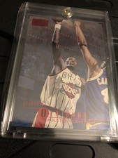 Top Hakeem Olajuwon Cards of All-Time 32