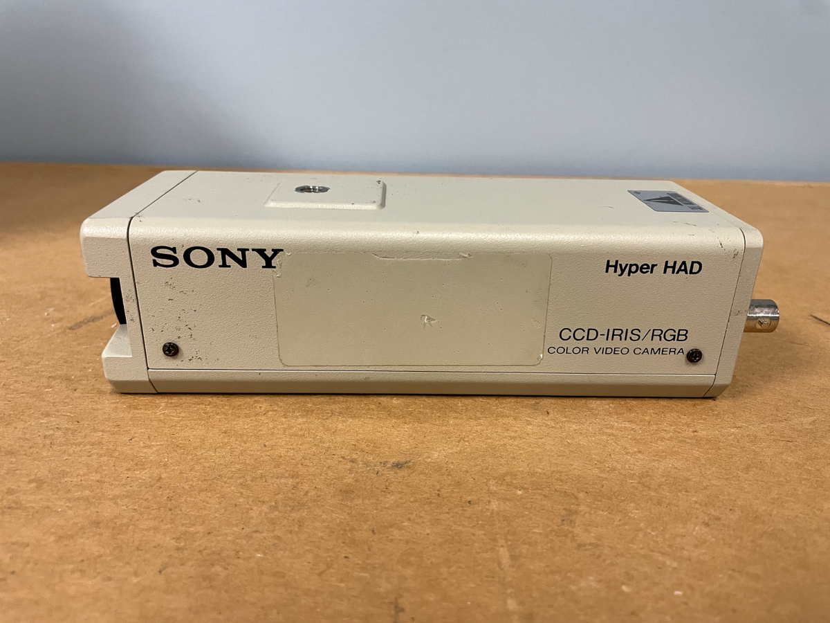 【SONY】CCD-IRIS/RGB 高性能CCD カメラ SONY CCD-IRIS/RGB - Color Video Camera Untested For Parts or