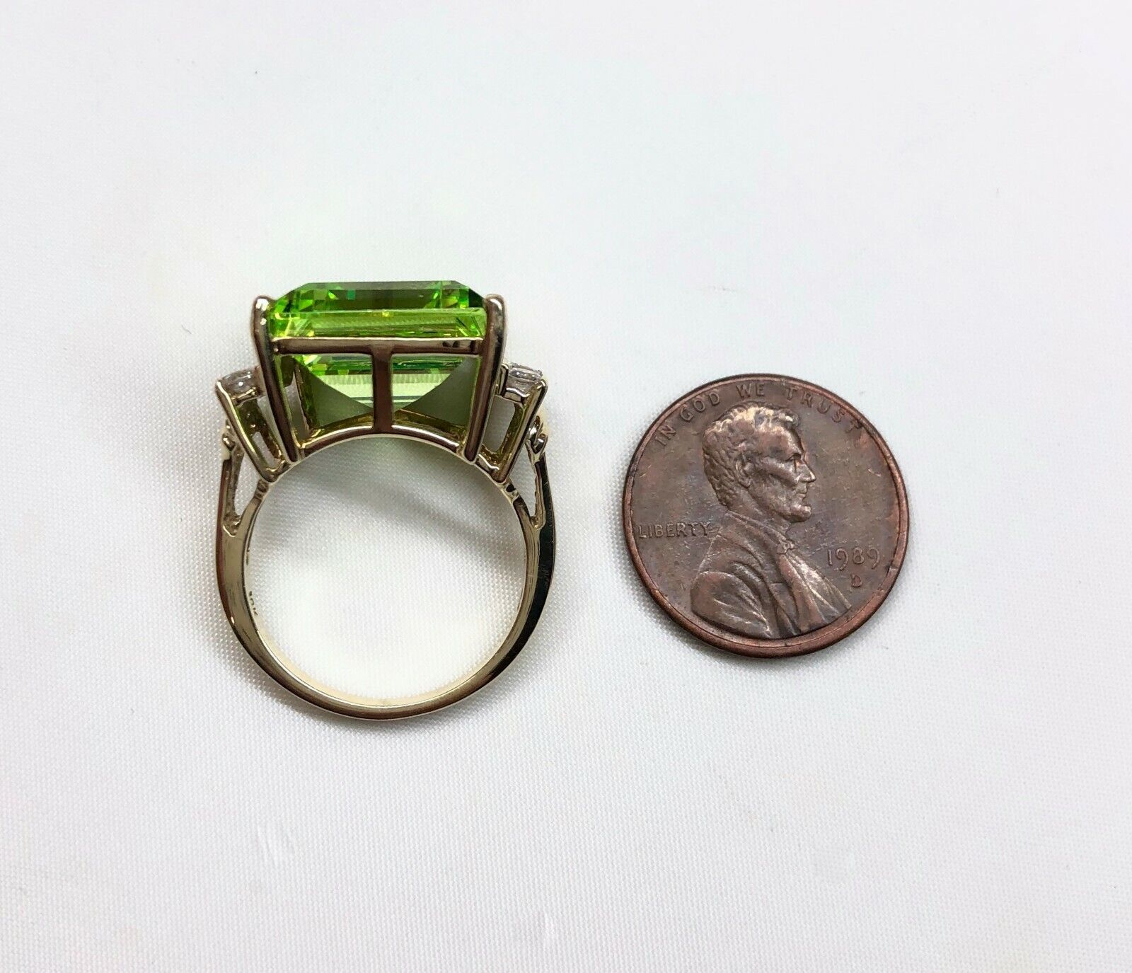 Women's 10K Green Cubic Zirconia Crystal Ring - image 7