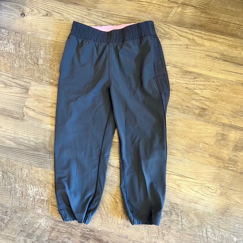 Ivivva Girls Gray Cropped Stretch Nylon Jogger Pants Size 12 Dance Athleticwear