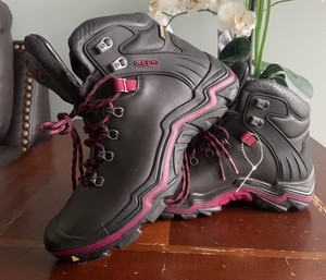 keen liberty ridge hiking boots