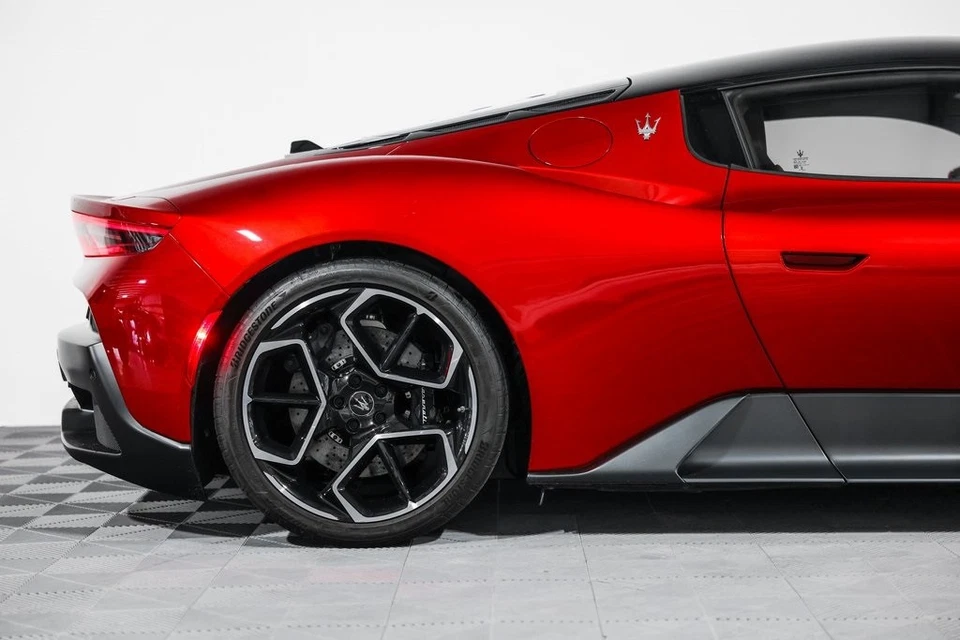 2022 Maserati MC20 - Изображение 2 из 4