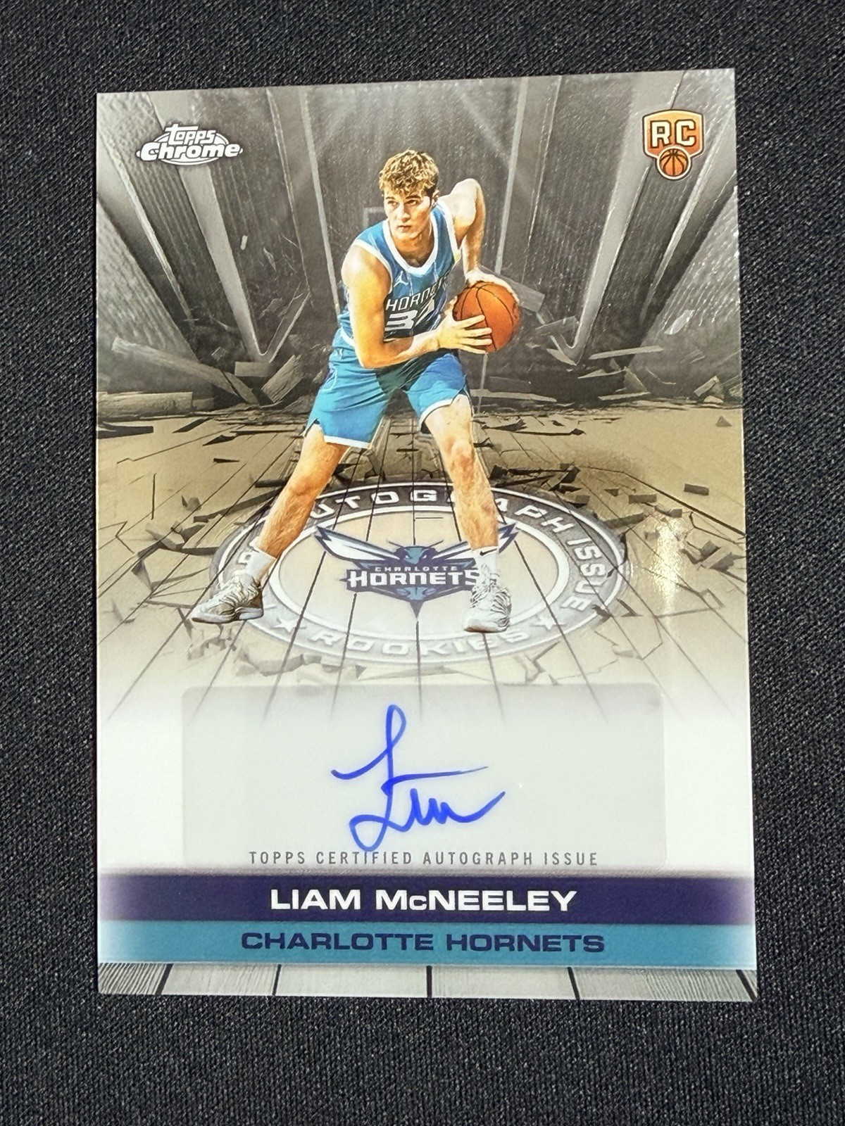 2025-26 Topps Chrome Autograph Issue Rookies Liam McNeeley #TAIR-LMC Hornets RC